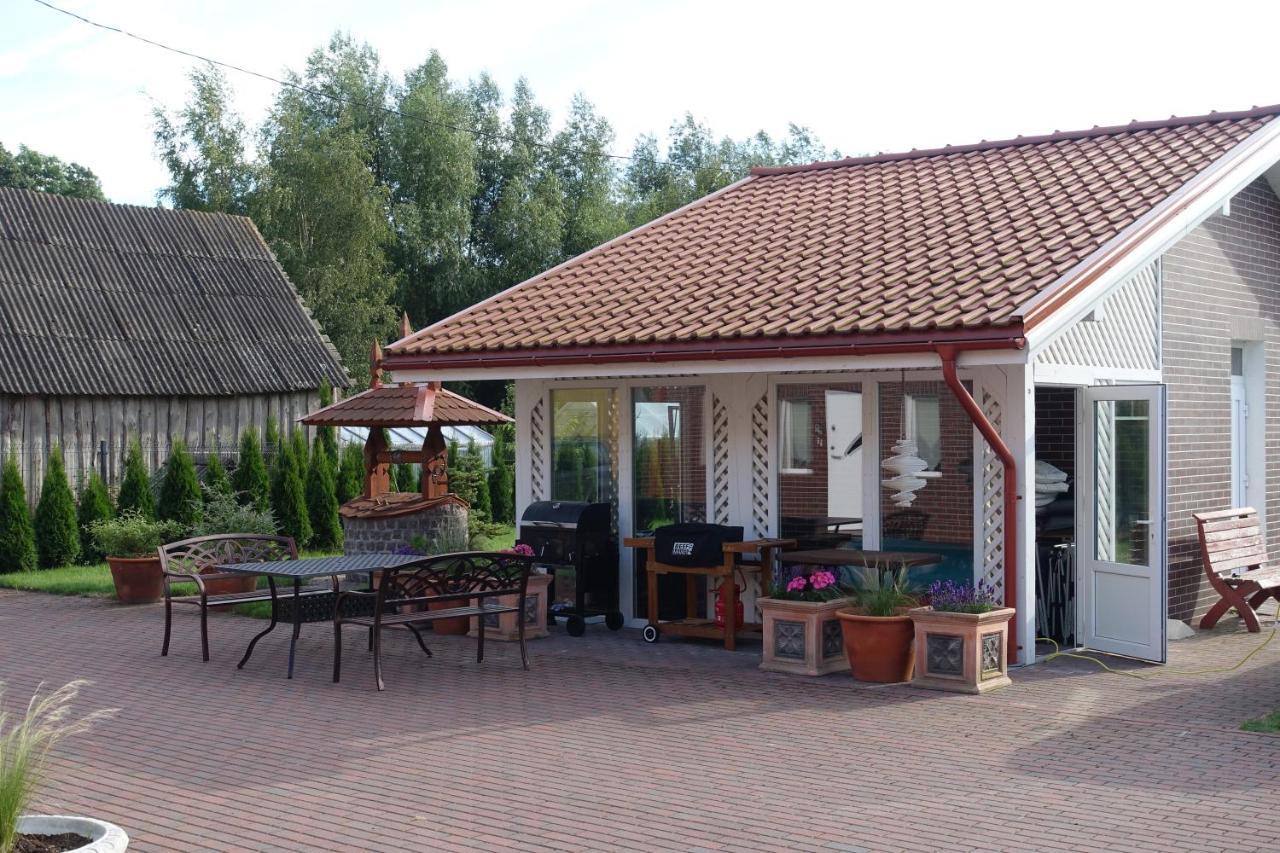 Sodyba Almadojus Dreverna Buitenkant foto